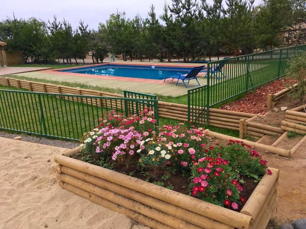Cabana En Tunquen Con Parrilla, Fogon, Piscina Y Bosque Luaran gambar